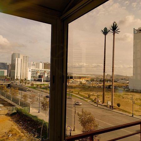 Nouveau Appartement Au Plein Centre Ville En Face Hilton タンジェ エクステリア 写真