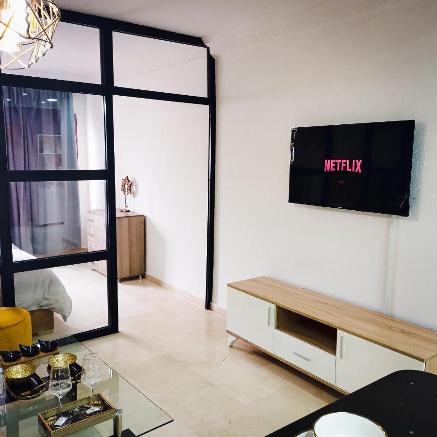 Nouveau Appartement Au Plein Centre Ville En Face Hilton タンジェ エクステリア 写真